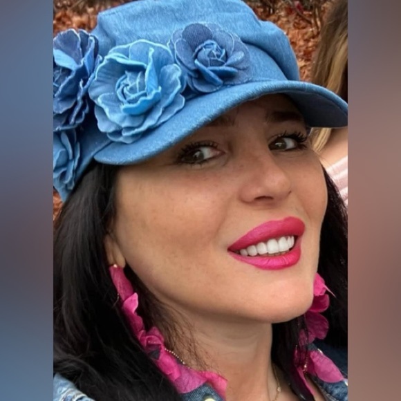 Denim Super Chic Hat with Roses - Picture 2 of 9